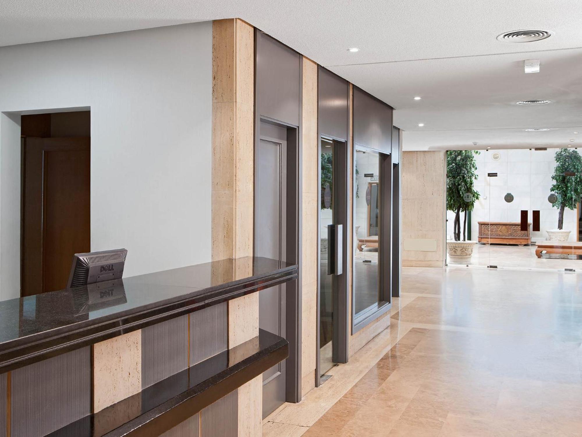 Apartamentos Th Las Rozas Экстерьер фото