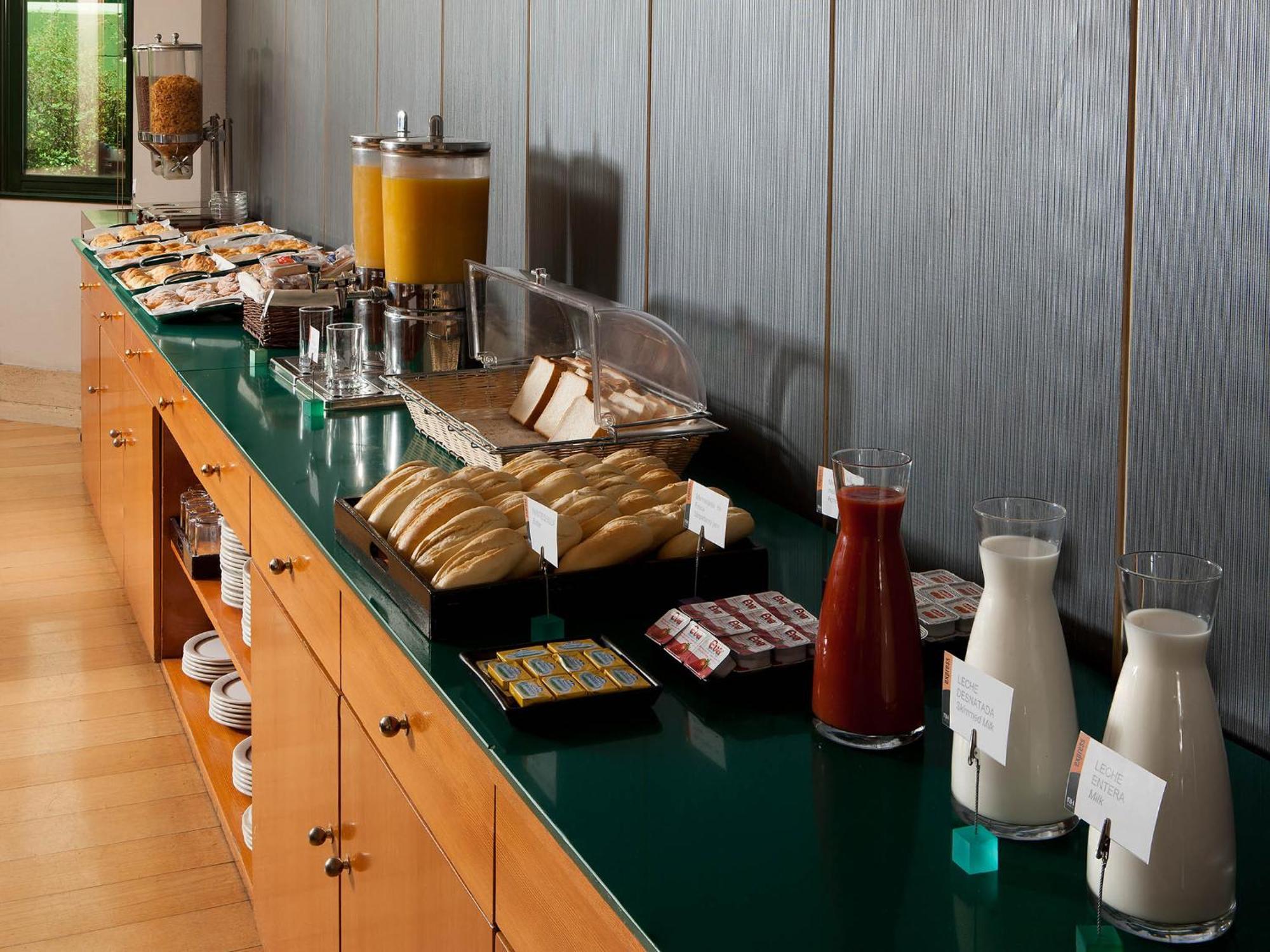 Apartamentos Th Las Rozas Экстерьер фото