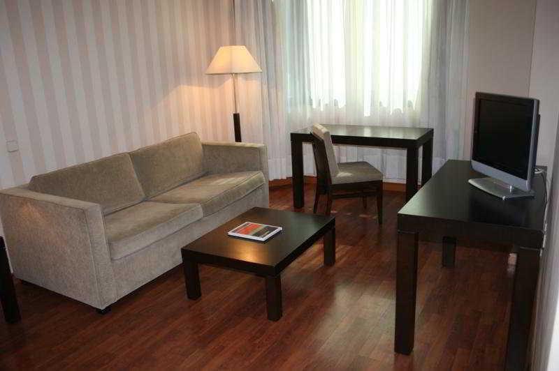 Apartamentos Th Las Rozas Экстерьер фото