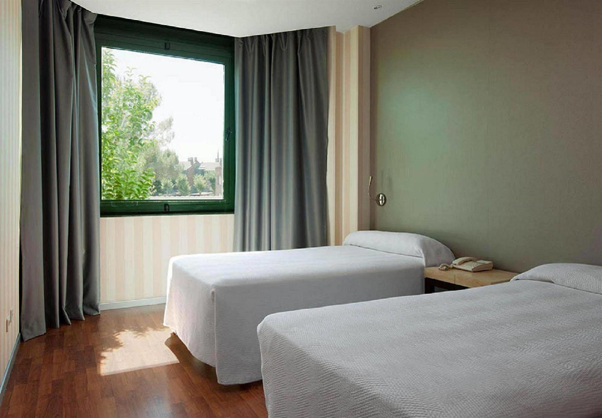 Apartamentos Th Las Rozas Экстерьер фото
